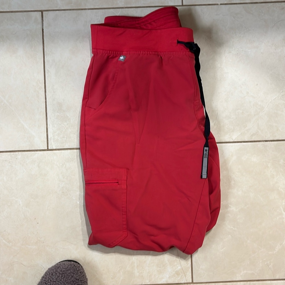 Red high waisted Zamora scrubs figs
